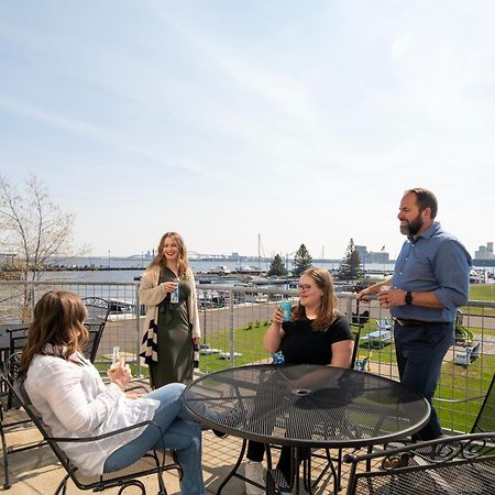 Park Point Marina Inn Дулут Экстерьер фото